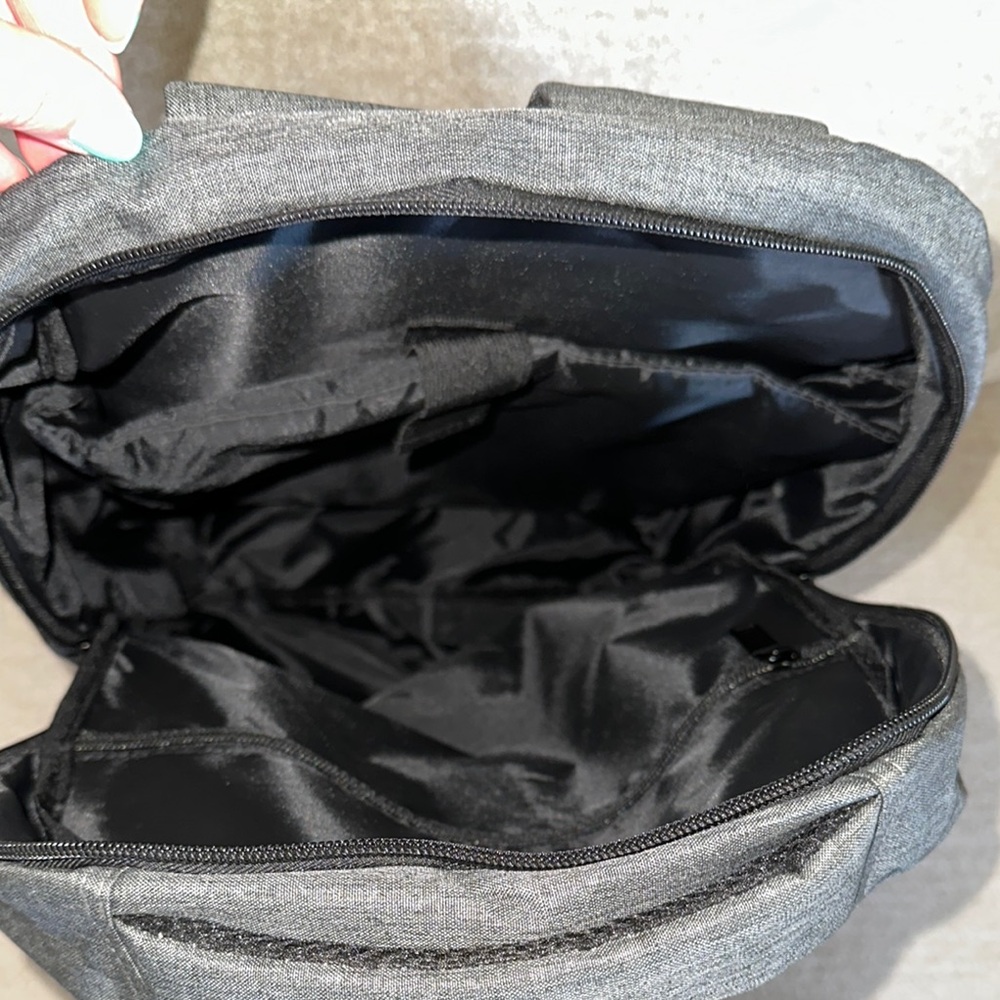 Gray Hotworx Backpack - Picture 3 of 3